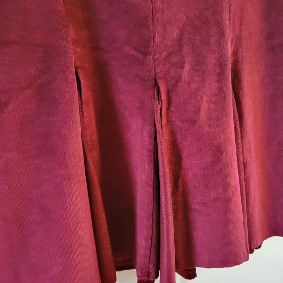 BUNDLE Benetton Skirt- Corduroy, Light Jersey- Top from Cable & Gauge BUNDLE - Picture 8 of 8